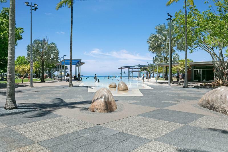 Mantra On The Esplanade Aparthotel Darwin Exterior photo
